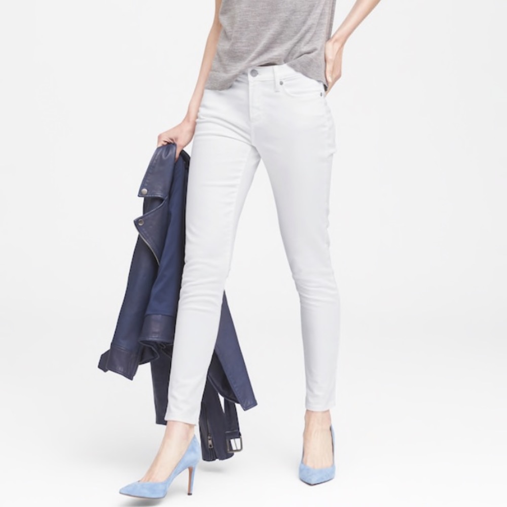Banana Republic White Skinny Ankle Jean. 26P